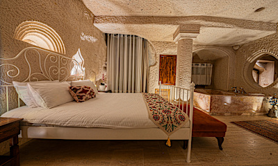 Deluxe Cave Room